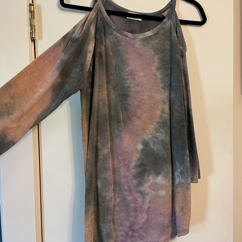 Pink lily Tye Dye Small shirt